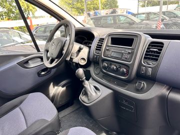 Opel Vivaro - 10