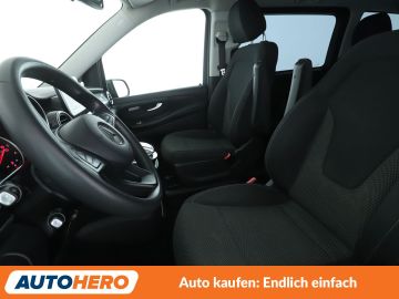 Mercedes V 220 - 10