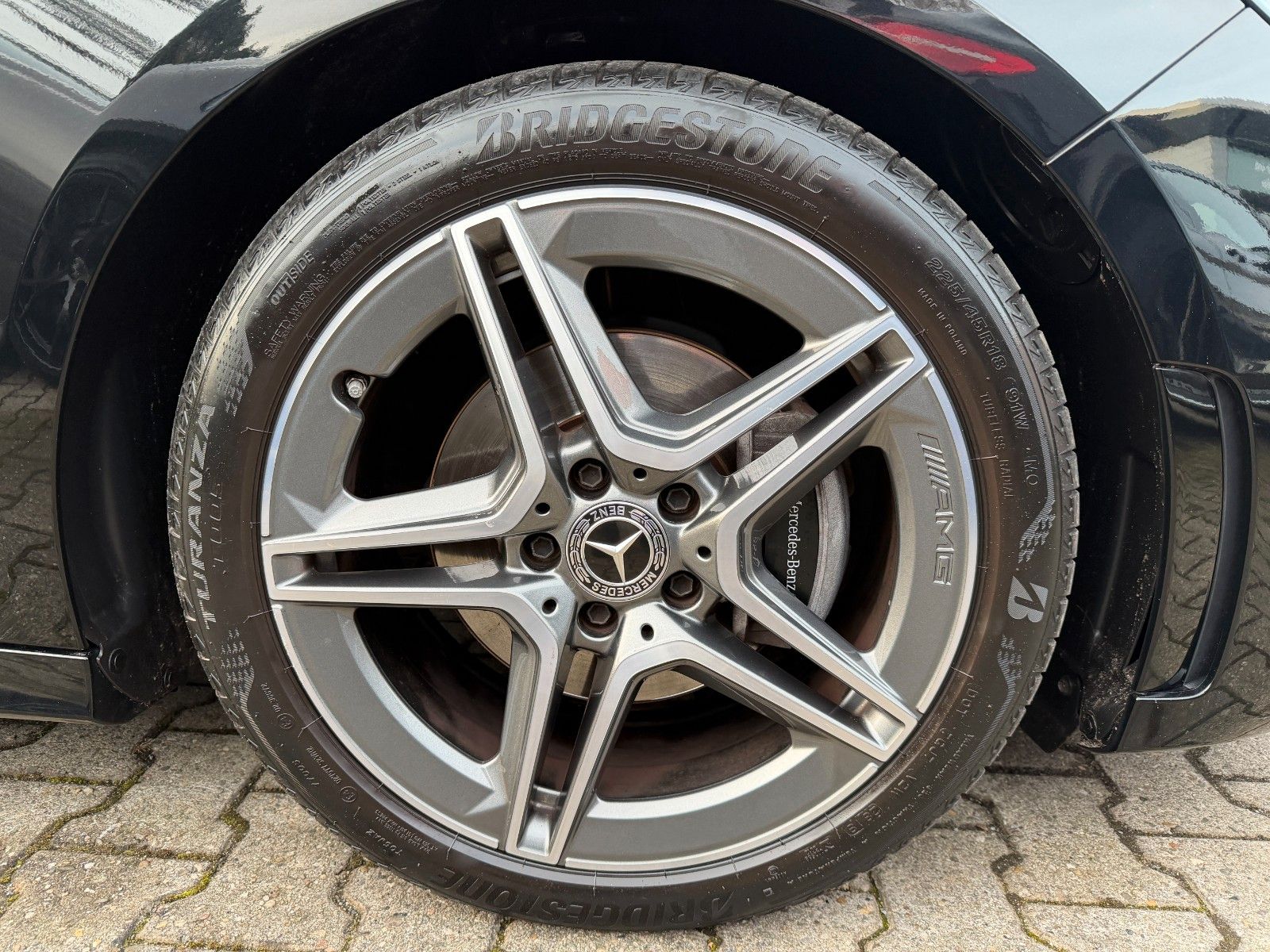 Fahrzeugabbildung Mercedes-Benz B 180 AMG LINE PANO NAVI KAMERA MBUX LED AHK