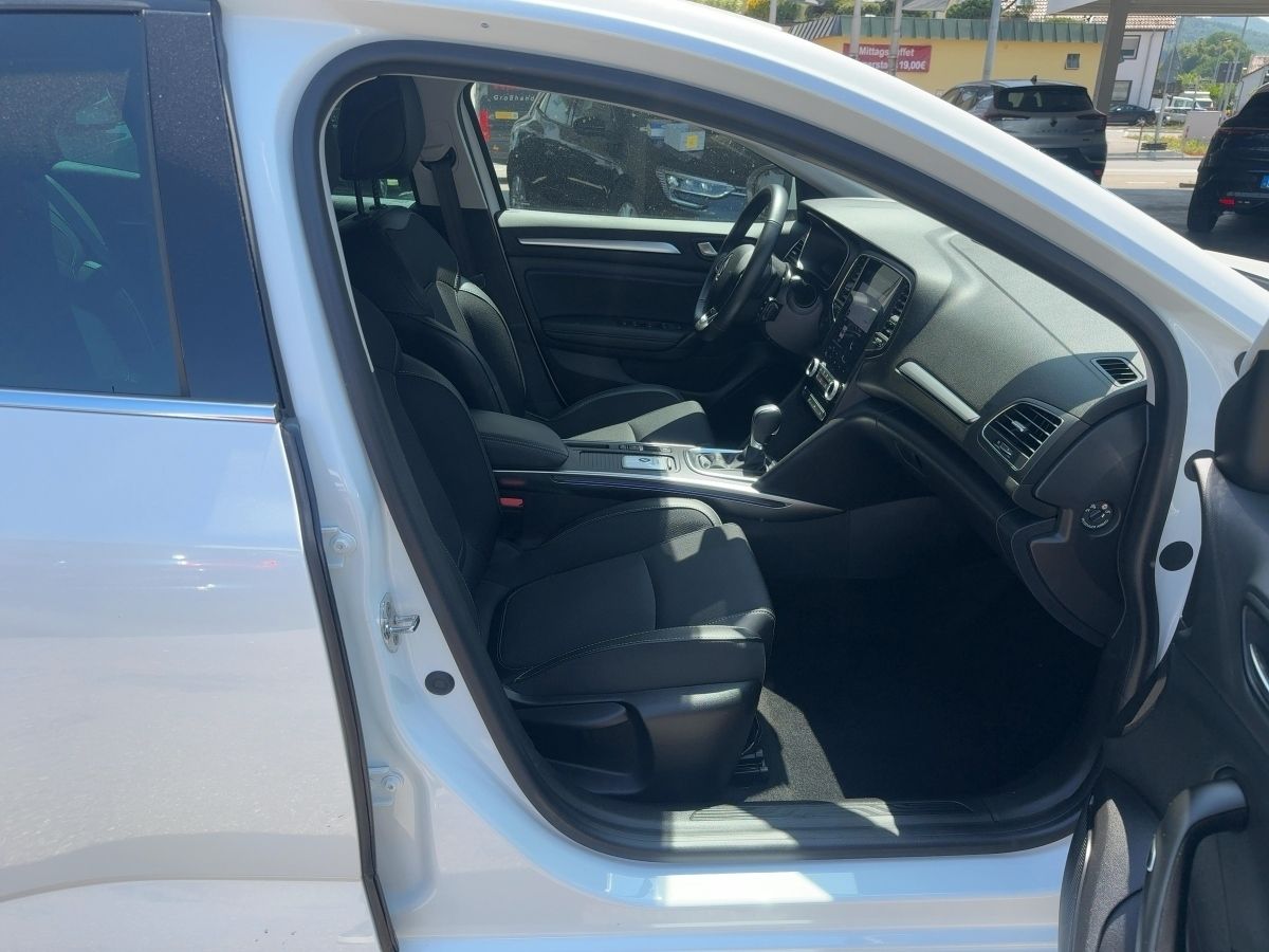 Fahrzeugabbildung Renault Megane Lim. 5-trg. Techno TCE 140 EDC SHZ Navi