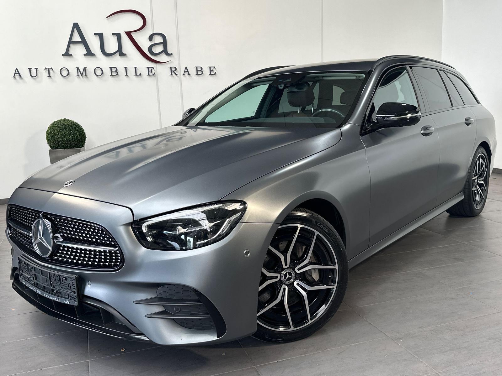 Fahrzeugabbildung Mercedes-Benz E 400d T 4Matic AMG-Line NAV+LED+360GRAD