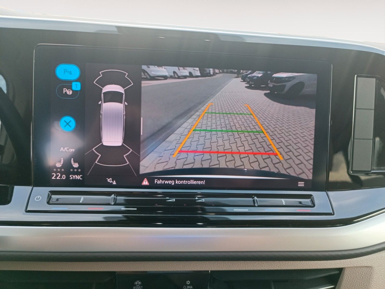 Fahrzeugabbildung Volkswagen Multivan Lang Edition DSG Matrix Navi 19" RFK