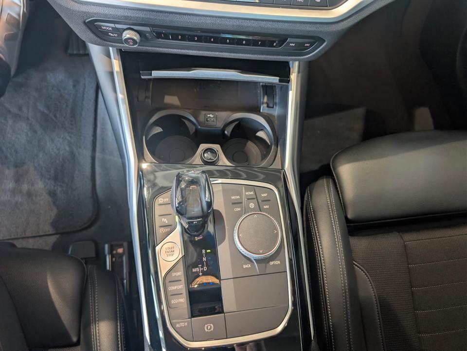 BMW 320i Limousine