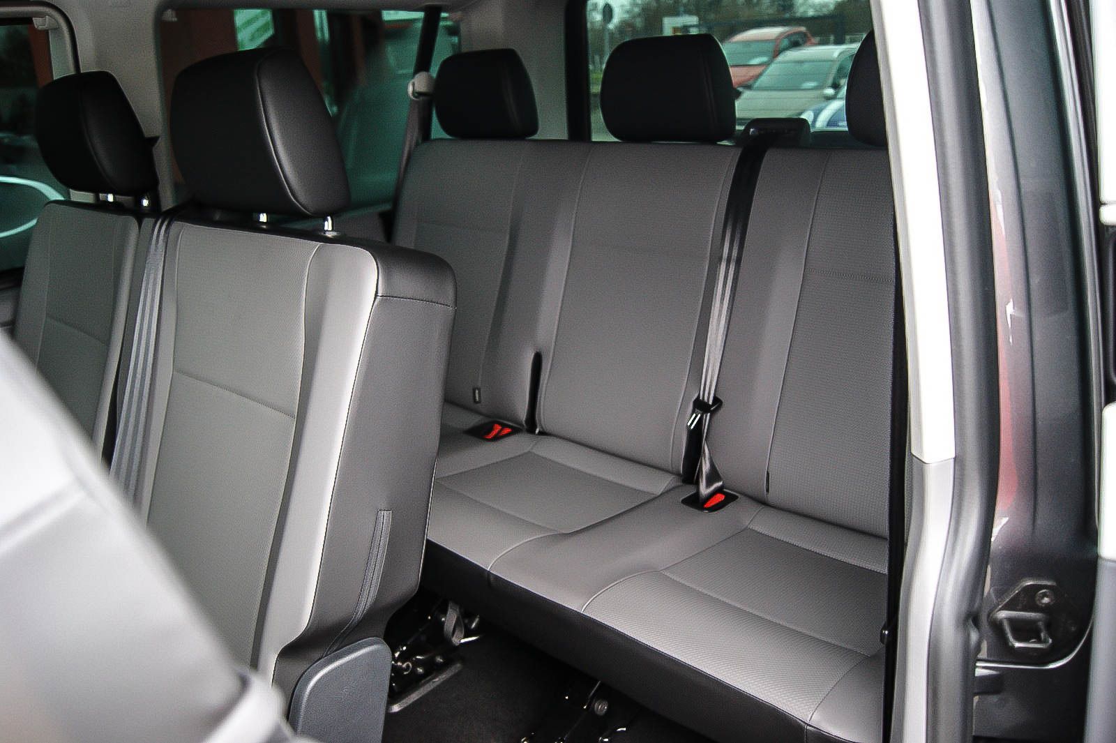 Fahrzeugabbildung Volkswagen T6.1 Caravelle 20TDI NEUWERTIG GARANTIE bis 2028