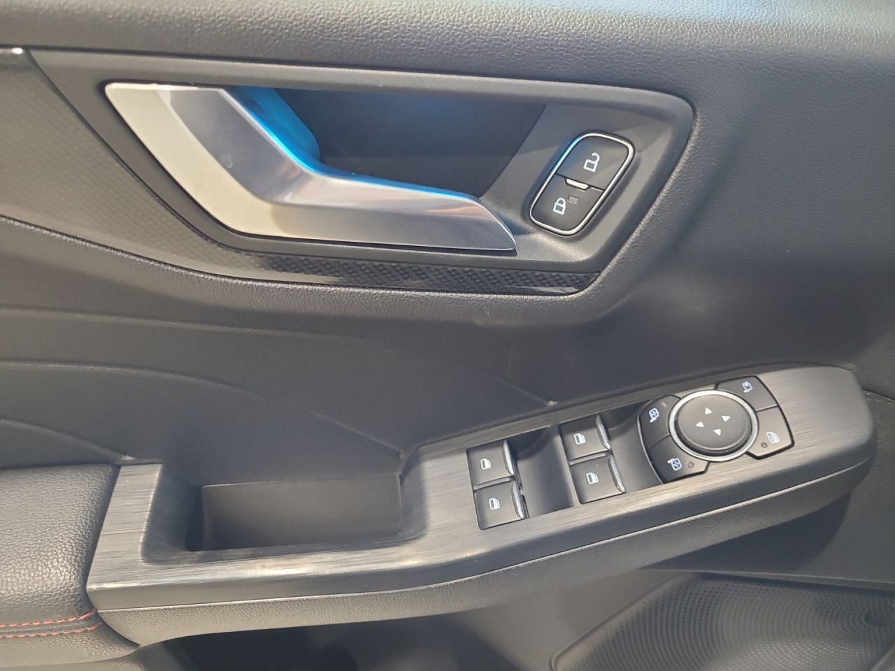 Ford Kuga ST-Line X Automatik Allrad Sportpaket Navi foto 6