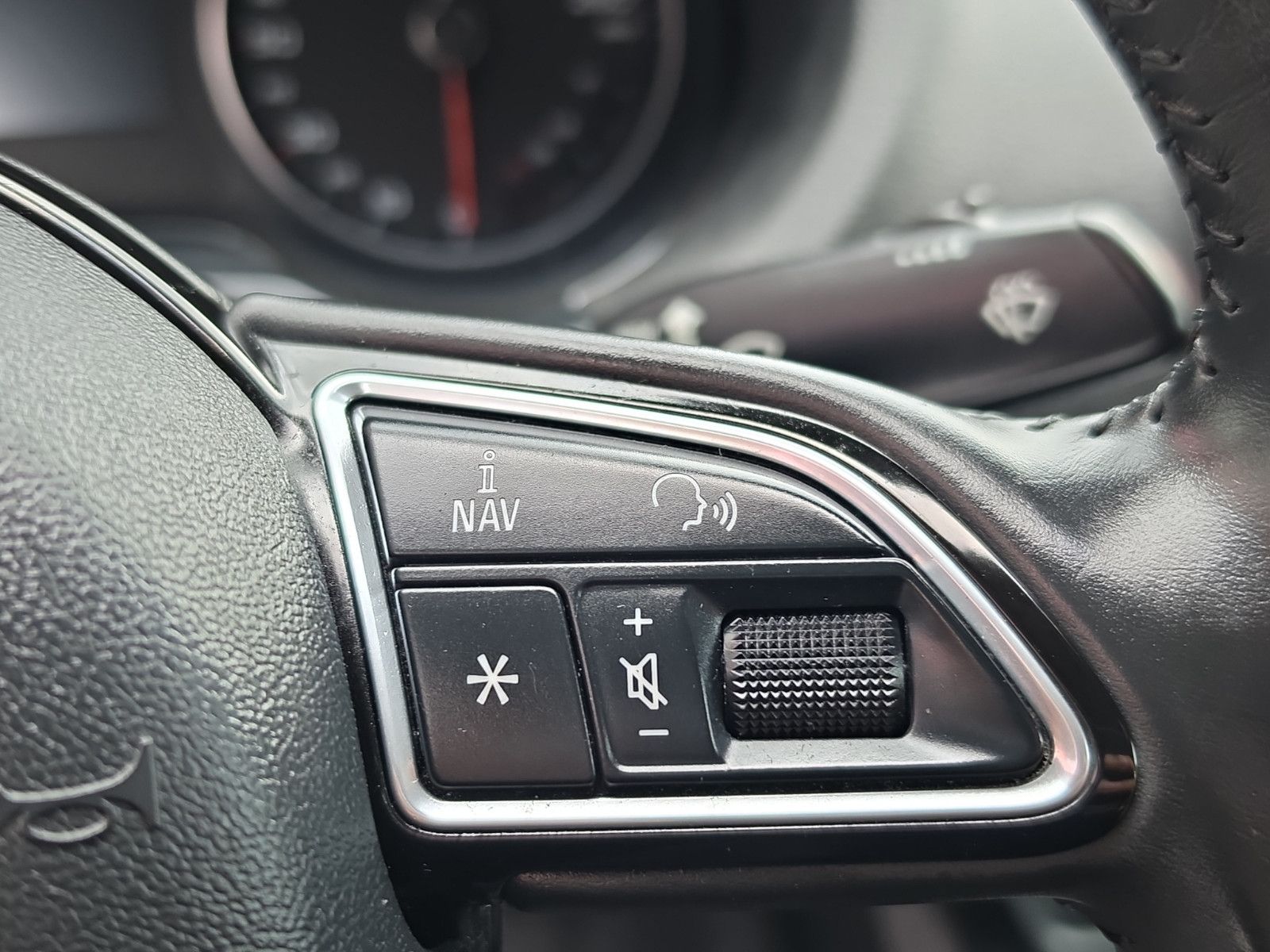 Fahrzeugabbildung Audi A3 Limousine ambition SERVICE TÜV NEU