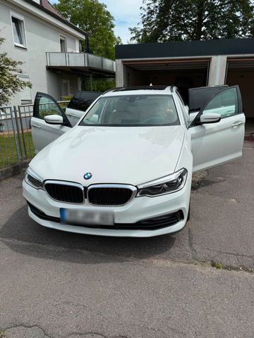 BMW BMW 530d touring, x Drive fast Vollausstat...