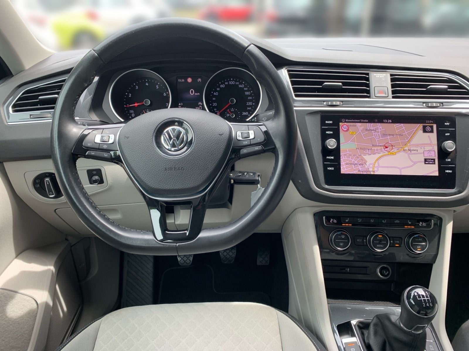 Fahrzeugabbildung Volkswagen Tiguan 1.5 TSI Comfortline BMT AHK Navi