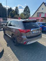 Mitsubishi Plug-in Hybrid Outlander 2.4 Plus - Mitsubishi Plug-in Hybrid Outlander von privat
