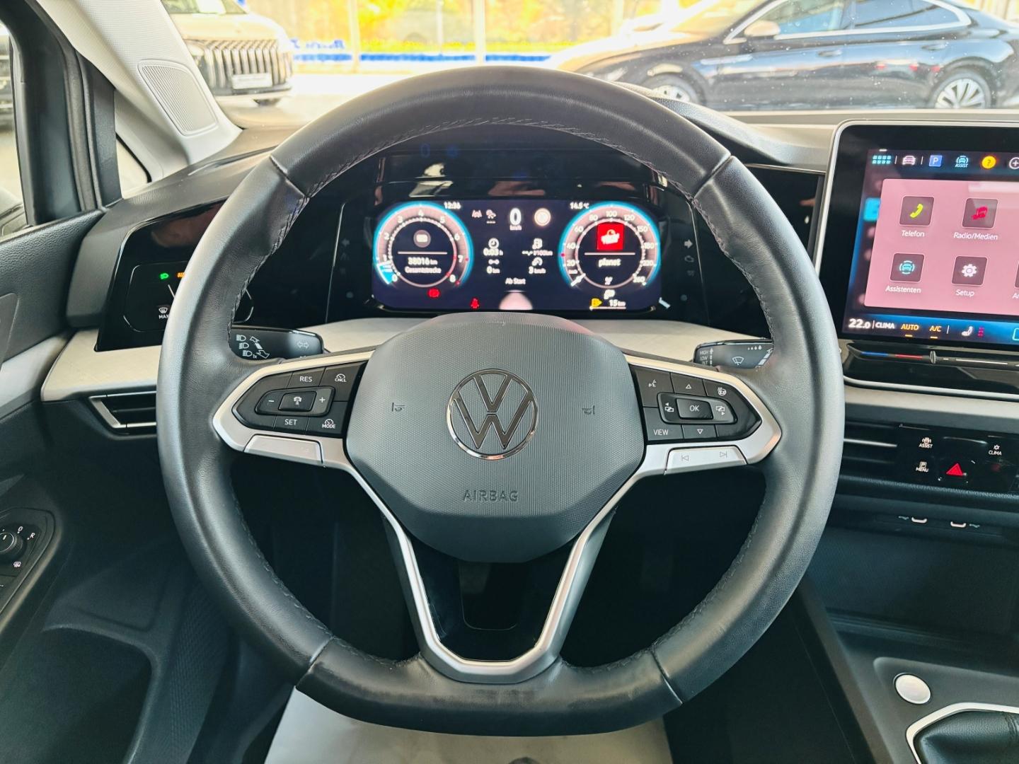 Volkswagen Golf VIII 1.5 TSI LIFE LED SHZ ACC PDC CARPLAY G, миниатюра 10