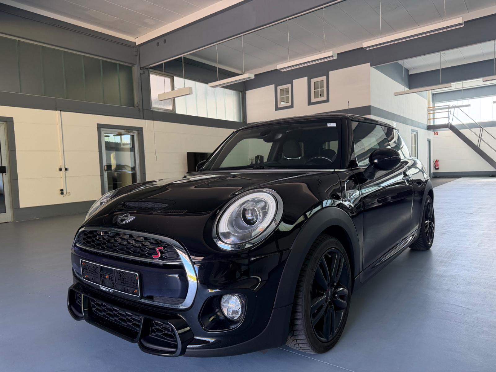 MINI COOPER S JCW-PAKET *AUTOMATIK*HARMAN/KARDON*LED*