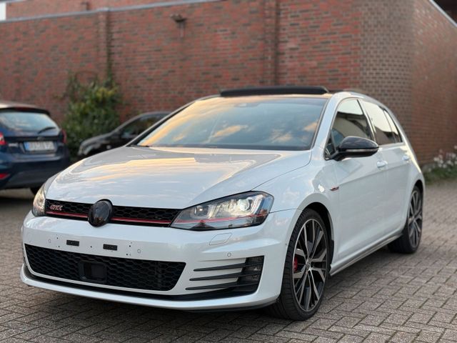 Volkswagen Golf 7 GTI Performance