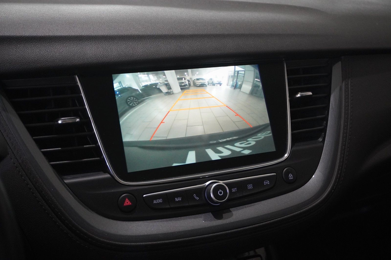 Fahrzeugabbildung Opel Grandland (X) 1.2T INNOV. NAVI/LED/KAMERA/PANO.