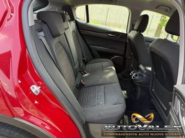 Alfa-Romeo Stelvio - 12
