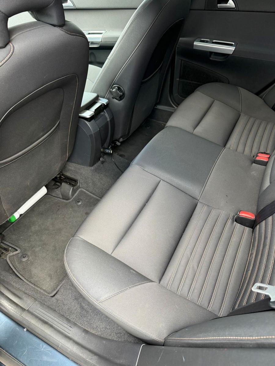 Volvo V50 2010 — photo 8
