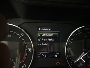 Skoda Superb COMBI 2.0 TDI DSG XENON NAVI ACC AHK