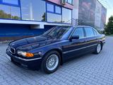 BMW 750iL A - Ehemaliges Regierungsfahrzeug - BMW 750 aus 2000: 750i