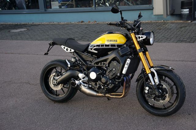 Yamaha XSR 900 60th Anniversary, Öhlins, Akrapovic, usw