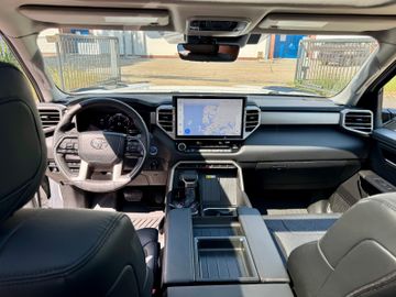 Toyota Tundra - 10