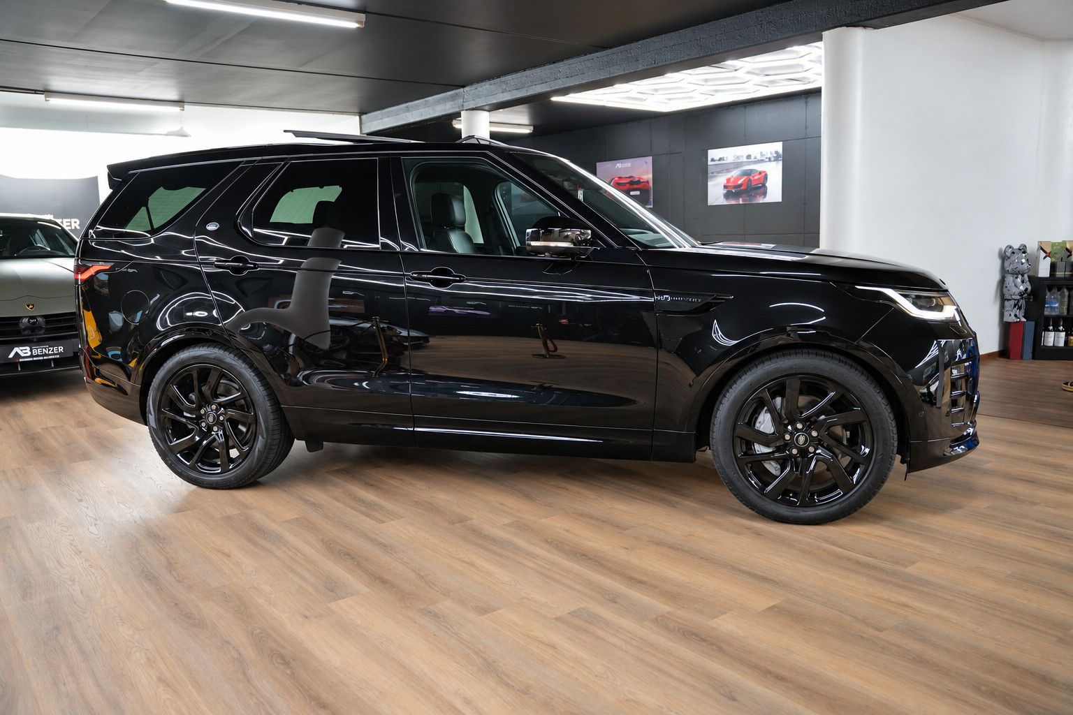 Fahrzeugabbildung Land Rover Discovery SE*R-Dynamic*7-Sitz*Pano*Meridian*360°