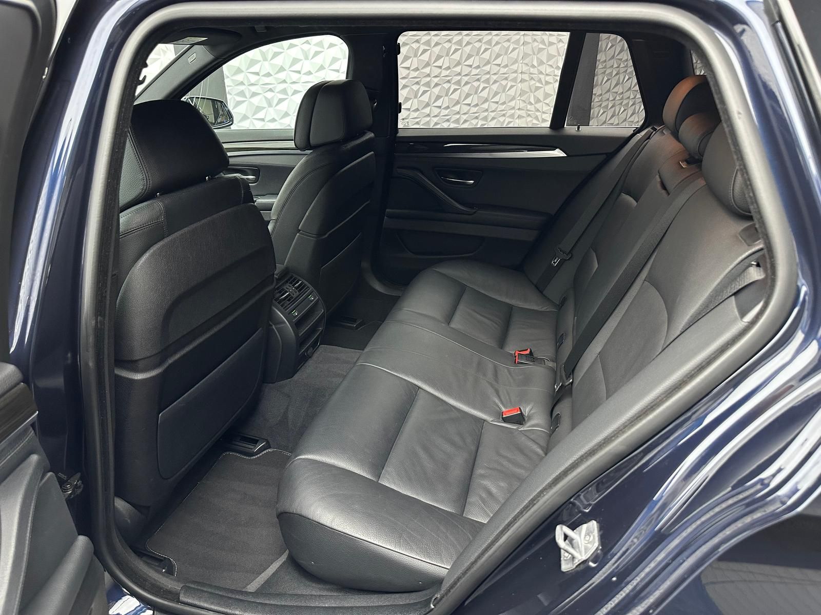 Fahrzeugabbildung BMW 530d XDRIVE/ACC/PANO/H&K/360°/HUD/KEYLES/DAB/DA+