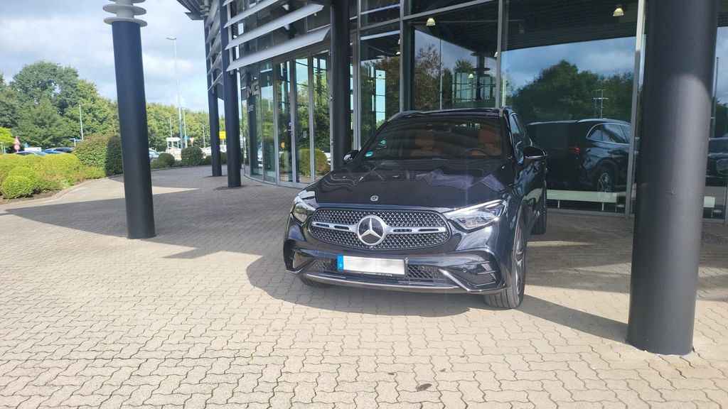 Image of Mercedes-Benz GLC 200