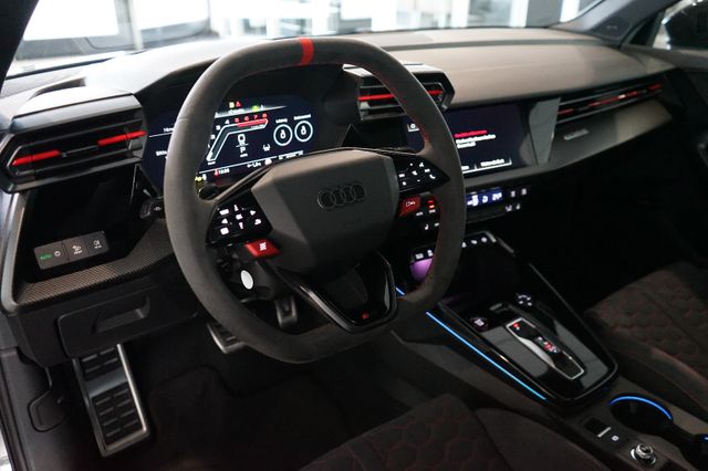 Audi RS3 Sportback | Schalensitze | Pano | SOFORT Audi RS3 Sportback | Schalensitze | Pano | SOFORT