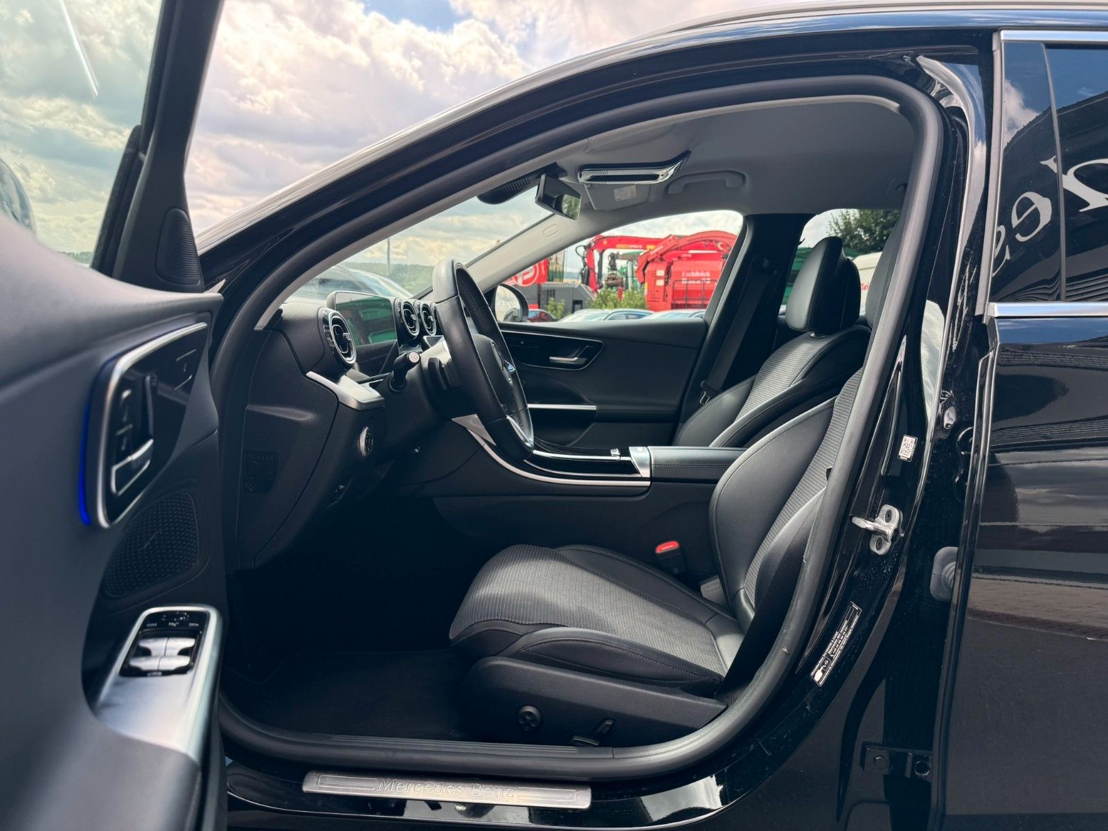 Fahrzeugabbildung Mercedes-Benz C 200 d T Avantgarde AHK+R-Kamera+Ambiente+Carp