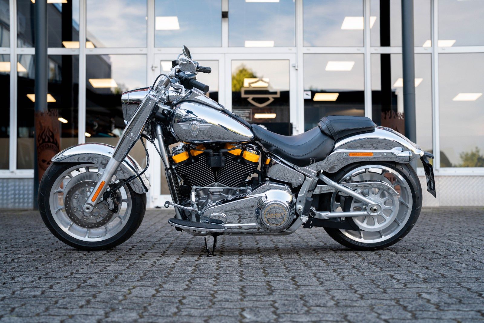 Fahrzeugabbildung Harley-Davidson FLSTFI Fat Boy Gray Ghost - Neuwertig -