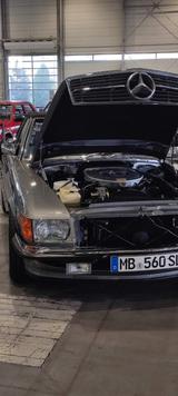 Mercedes-Benz SL 560 - silberne Mercedes-Benz SL 560