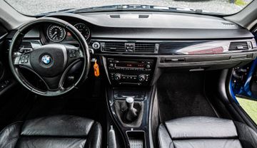 Fahrzeugabbildung BMW 325i Coupe M-Paket|SCHALTER|KLIMAA|LEDER|SHZ