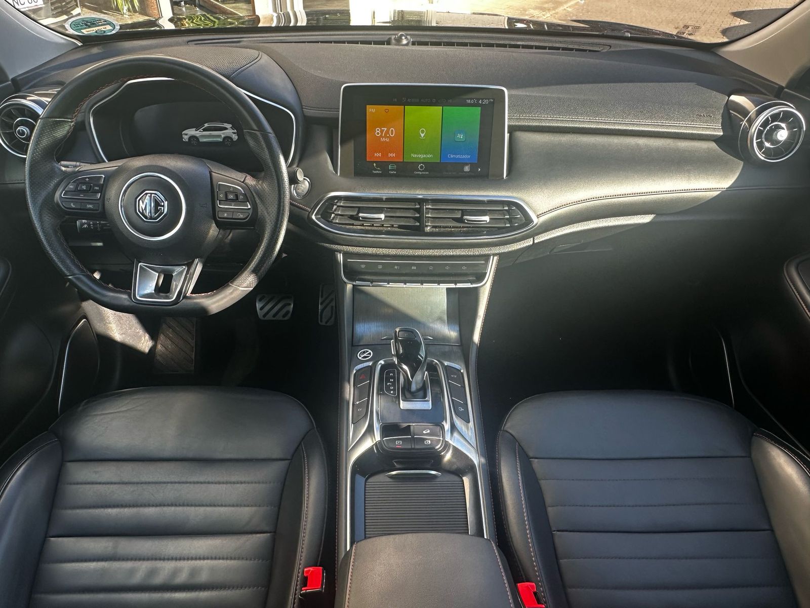 Fahrzeugabbildung MG EHS Luxury PANO+LEDER+NAVI+SHZ+KAMERA+ACC+360°