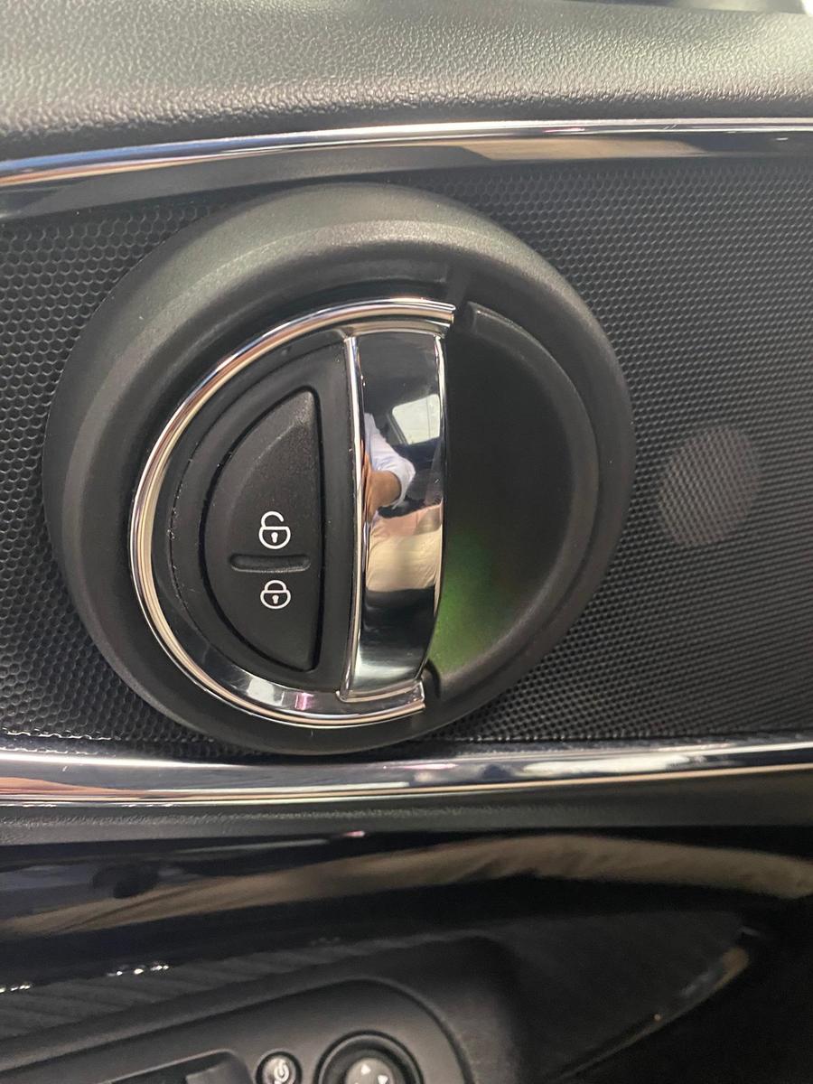 MINI Cooper 1.5 12V Cooper KLIMA+NAVI+SITZHEIZ+ALU+LE