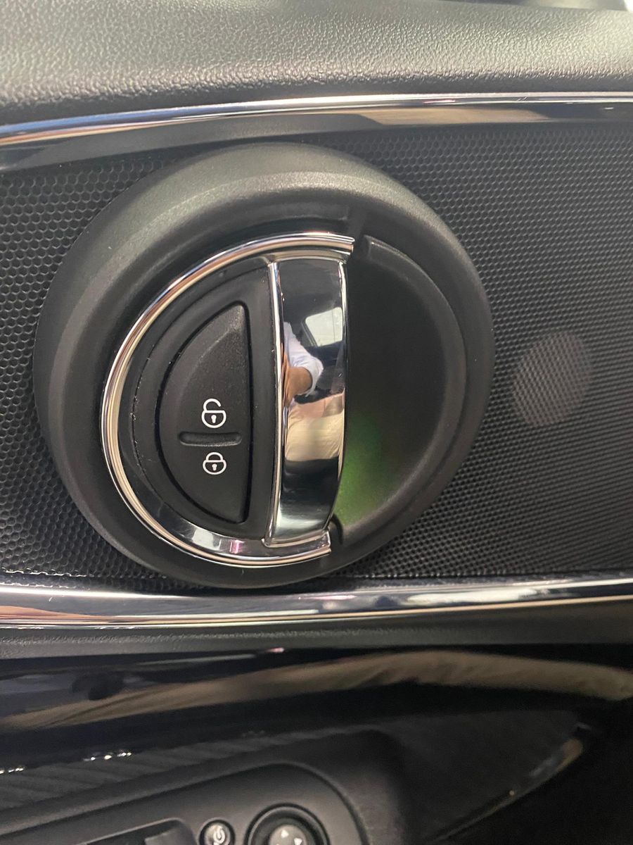 Fahrzeugabbildung MINI Cooper 1.5 12V Cooper KLIMA+NAVI+SITZHEIZ+ALU+LE