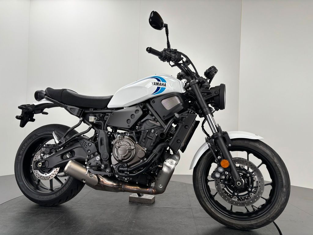 Fahrzeugabbildung Yamaha XSR 700 *SERVICE NEU *1. HAND *SCHECKHEFT