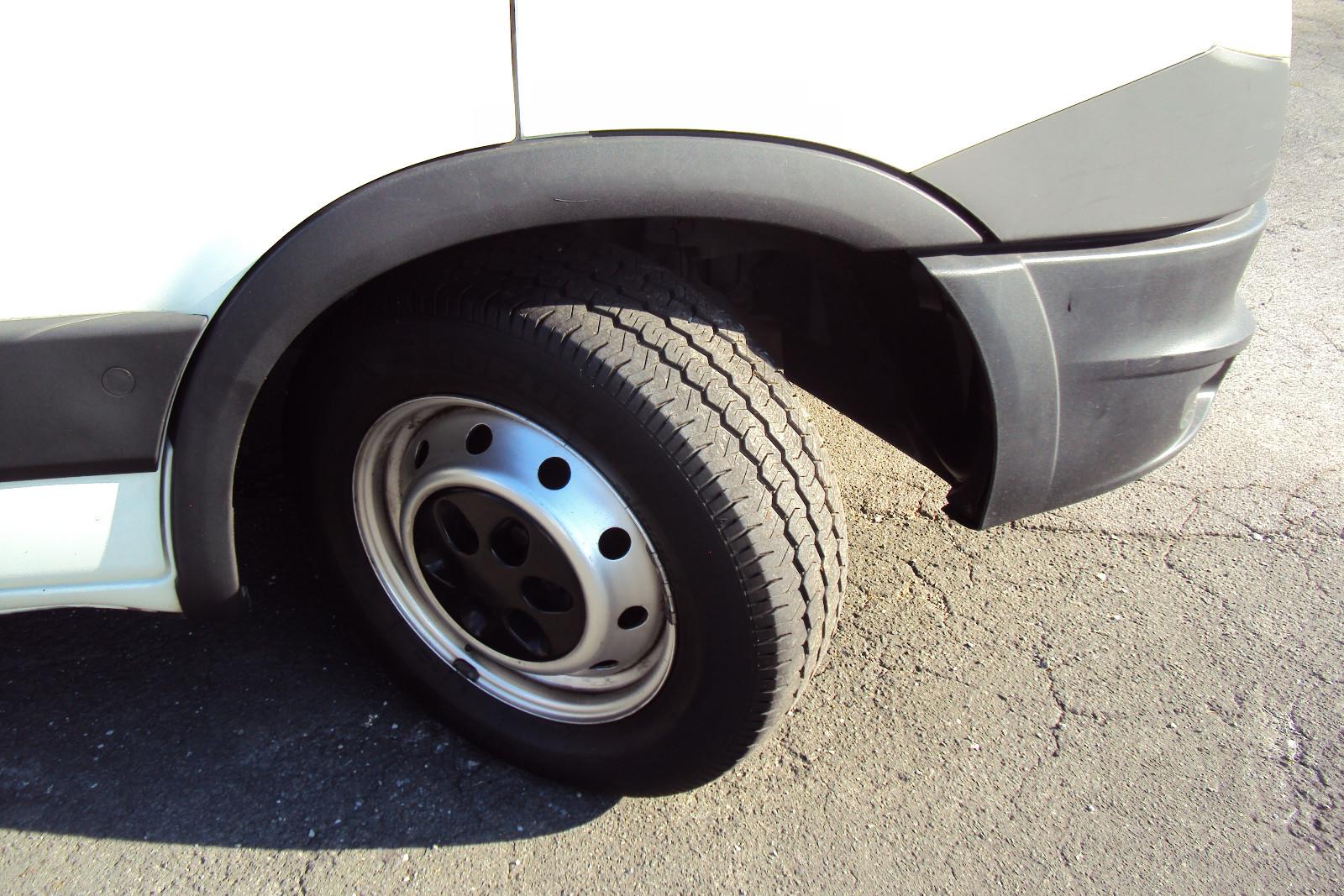 Iveco ANDERE Daily Kasten HKa 35 S... Radstand 3950