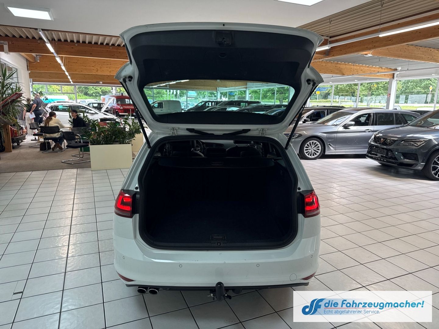 Fahrzeugabbildung Volkswagen Golf VII GTD DSG 2.0TDI Pano AHK Leder Soundsyst