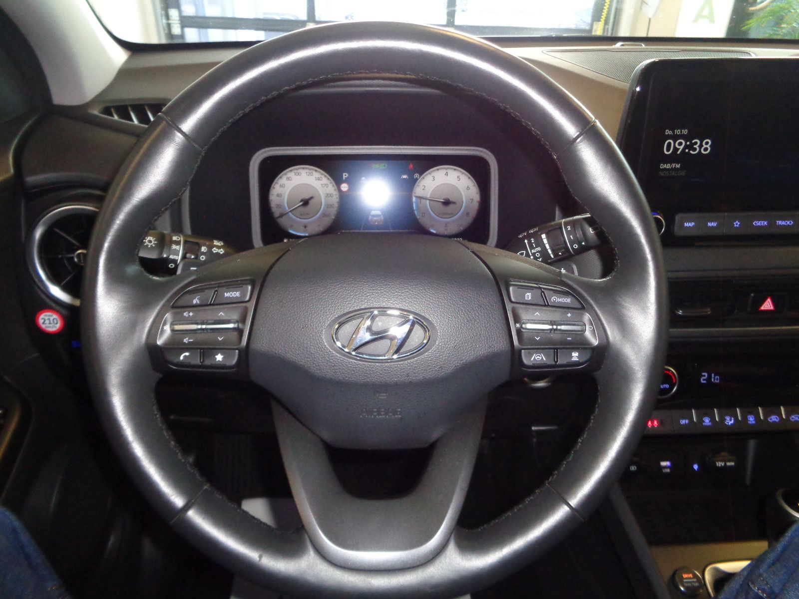 Fahrzeugabbildung Hyundai Kona Prime 2WD / LED / KAMERA / NAVI / 1. Hand