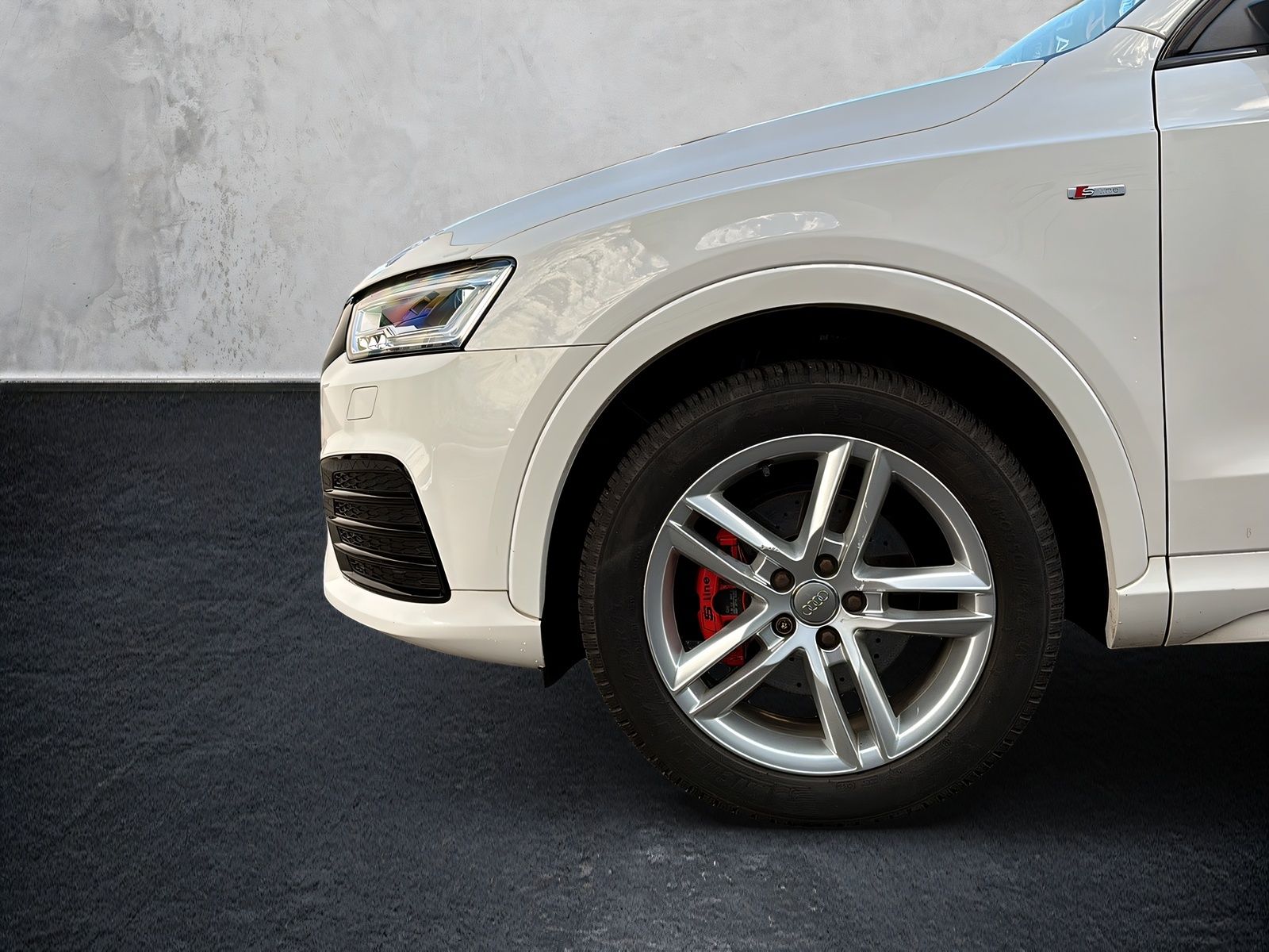 Fahrzeugabbildung Audi Q3 2.0 TDI S LINE SELECTION PANO NAVI KEYLESS