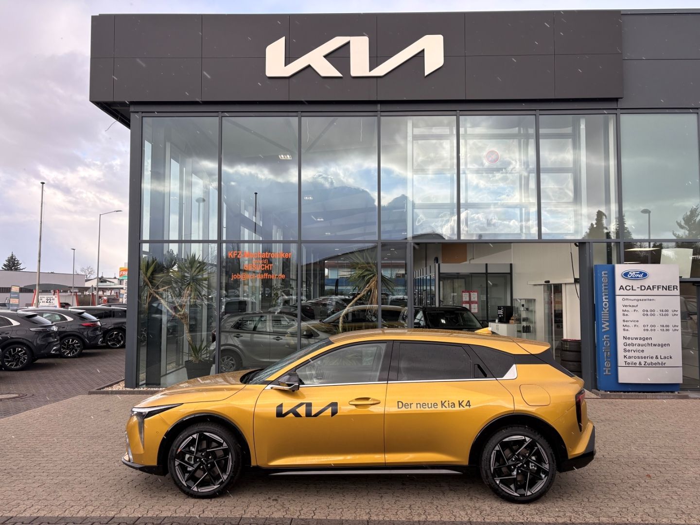 Fahrzeugabbildung Kia K4 1.6 T-GDI 132 kW GT-Line Sitzklima Memory 360