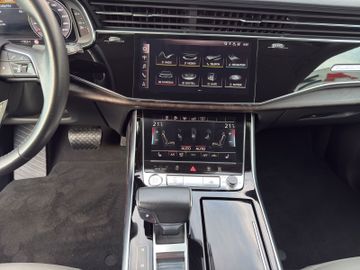 Audi Q8 - 12