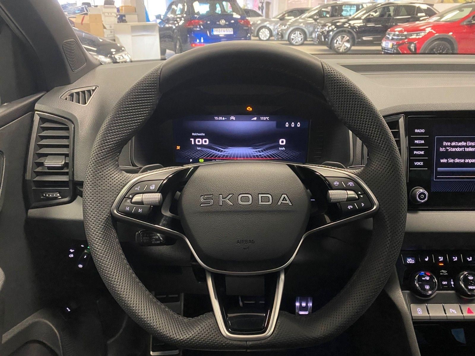 Fahrzeugabbildung SKODA Karoq 1.5 TSI DSG Sportline+AHK+ACC+NAVI+MATRIX