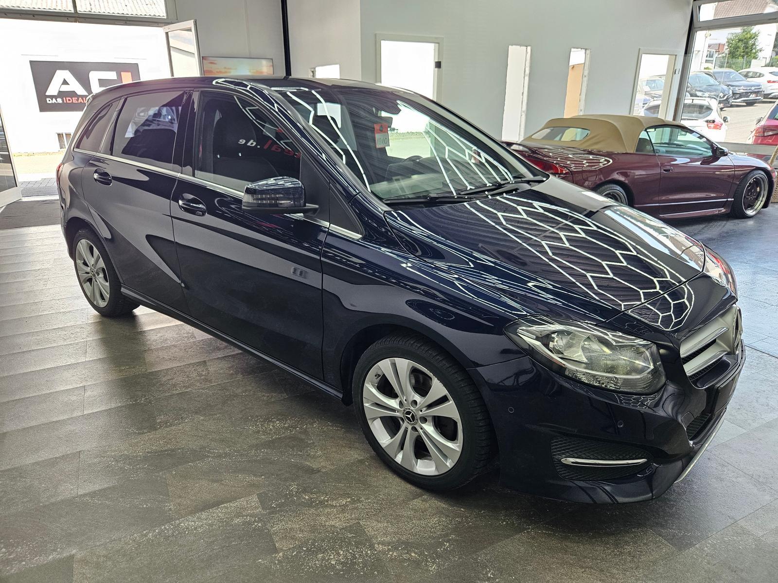 Mercedes-Benz B 180 1,6 Urban Business, Temp., LED, Navi, PDC