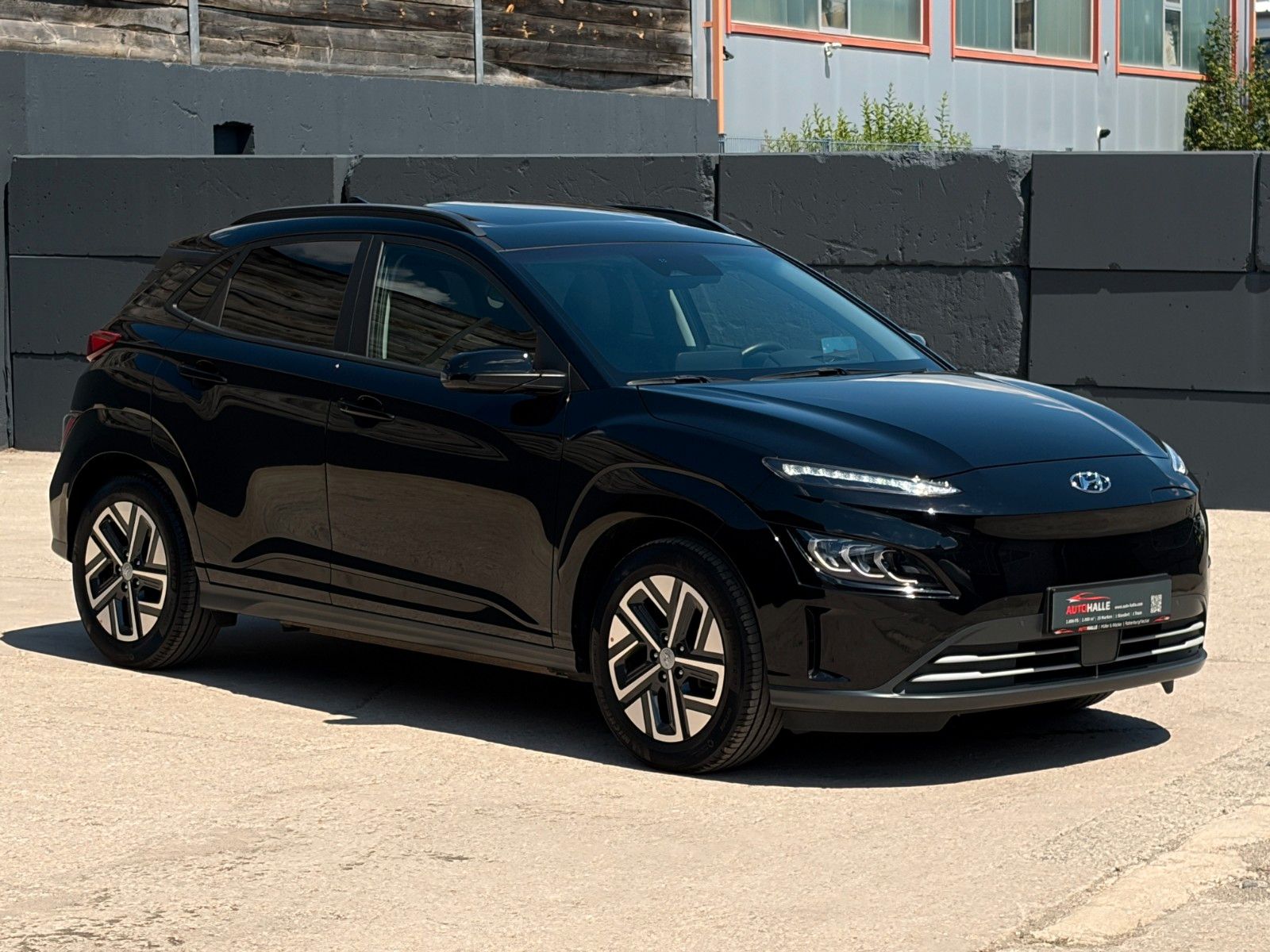 Fahrzeugabbildung Hyundai KONA E Trend 2WD CarPlay Schiebedach ACC CAM HuD