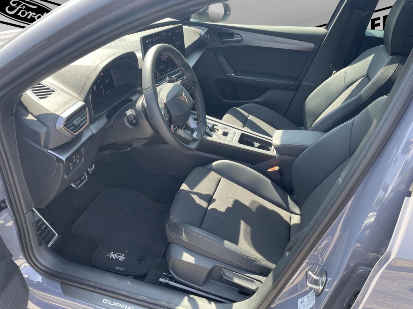 Fahrzeugabbildung CUPRA Leon Sportstourer 2.0 TDI 110 kW El. Panodach Na