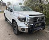 Toyota Tundra iForce 5.7 V8 LIMITED - Toyota Unfallwagen
