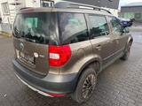 Skoda Yeti /Automatik/ Scheckheft/ PDC/SHZ/Vieles Neu! - Skoda Yeti: Braun