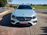 Mercedes-Benz E 400 4MATIC T AMG Line Autom. AMG Line - Mercedes-Benz E 400: Von Privat