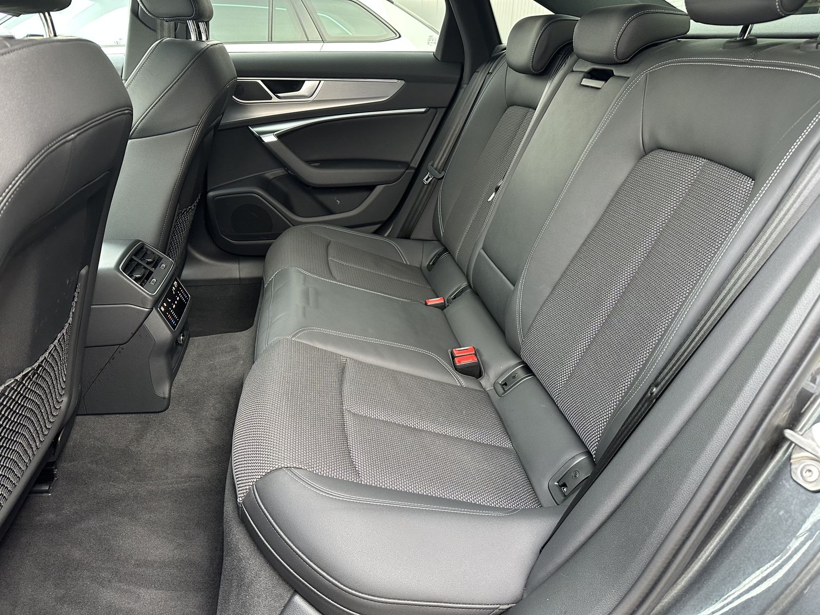 Fahrzeugabbildung Audi A6 50 TFSI e Qu S-Line NAV+MATRIX+PANO+ACC+19ZO