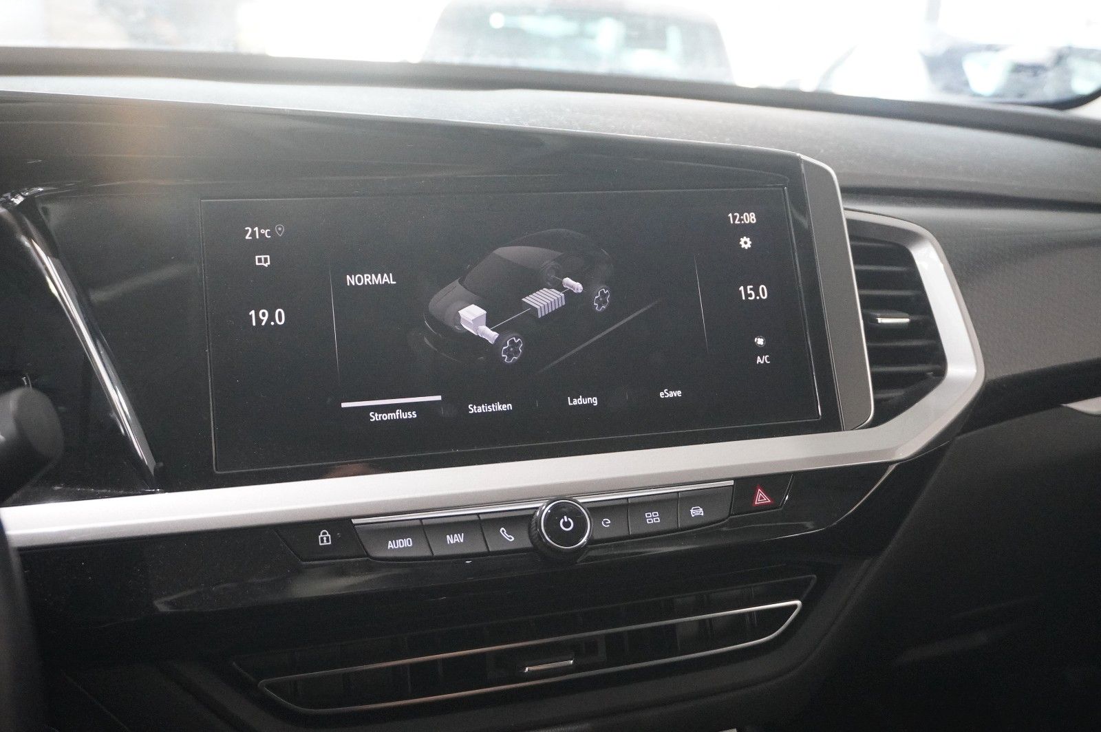 Fahrzeugabbildung Opel Grandland (X) ULTIMATE 4HYBRID NAVI/LED/360°/DAB